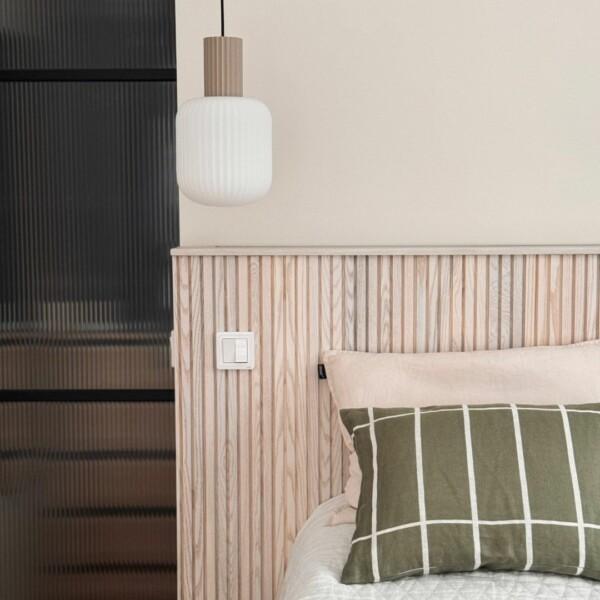 The PURO decorative panel in ash wood brings natural warmth and timeless elegance to your interior. Designed by Laura Väree, the PURO ash wood panel works beautifully as a bed headboard, its beautiful grain patterns and clean surface creating a peaceful and natural feel in the bedroom. Its shade blends effortlessly with different interior elements, bringing elegant harmony to the space.